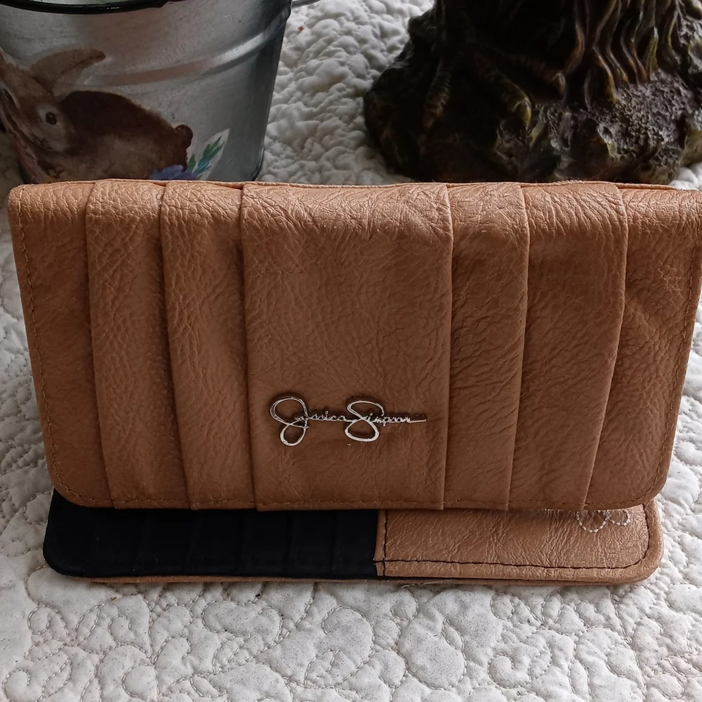 JESSICA SIMPSON WALLETT - Picture 1 of 7